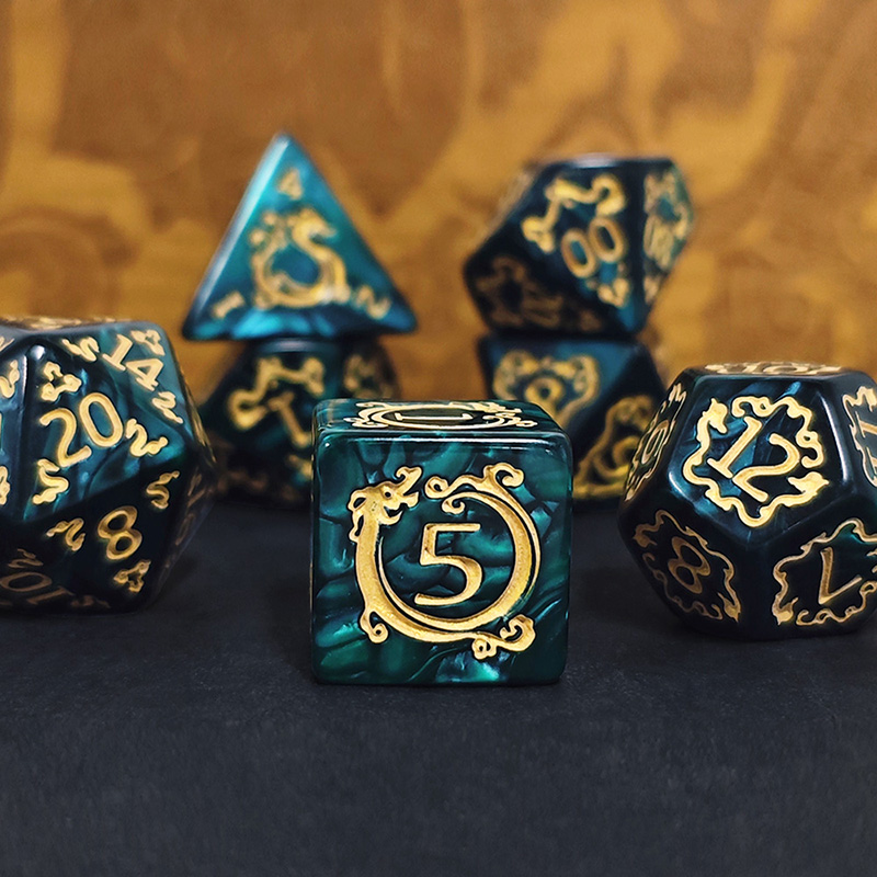 Set di 7 Dadi DND con Motivo D - Board Game Rpg recensione e prezzo